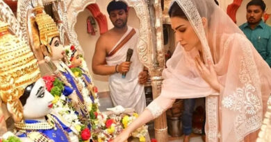 Adipurush's Kriti Sanon offers prayers at Pune's Ram temple on Sita Navami