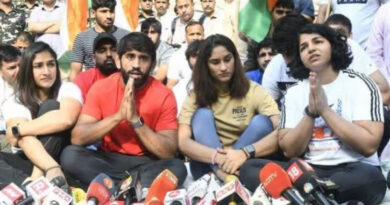 Olympic medalists Sakshi Malik and Bajrang Punia accuse WFI President Sanjay Singh of 'setting' the World Wrestling Federation