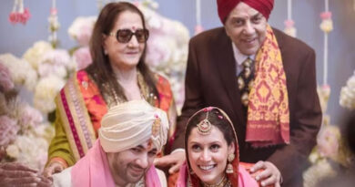 Dharmendra seen with first wife Prakash Kaur at Karan Deol-Drisha's wedding
