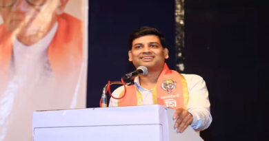 Thackeray family looted Mumbaikars in last 15 years: Shrikant Shinde