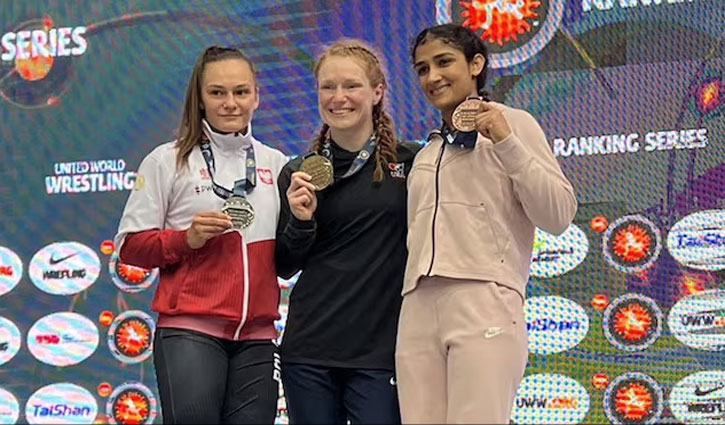 Sangeeta Phogat, one of the wrestlers who performed against Brij Bhushan, won a bronze medal in the Hungarian Ranking Series wrestling competition.