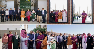 Smriti Irani visits Madinah, interacts with Haj volunteers and pilgrims