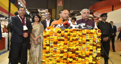 The world is waiting for India in textile sector: Yogi Adityanath