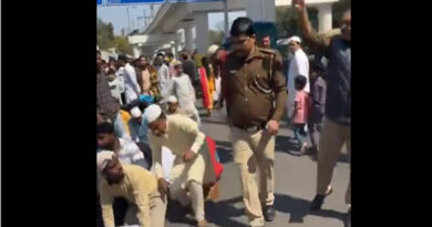 Delhi Police starts investigation into kicking of Namazis