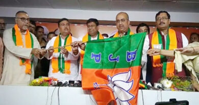 Shock to Trinamool Congress before Lok Sabha elections, veteran leader Tapas Roy joins BJP
