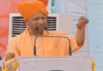 ‘जब तक सनातन धर्म का झंडा ऊंचा लहराता रहेगा, कोई भारत को नुकसान नहीं पहुंचा सकता’: योगी आदित्यनाथ "As long as the flag of Sanatan Dharma continues to fly high, no one can harm India": Yogi Adityanath