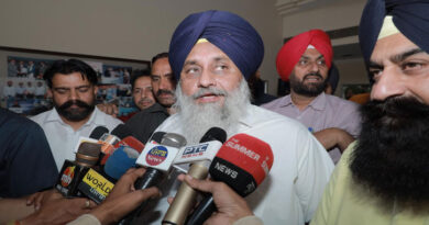 Amritsar: A man shot at Sukhbir Badal in Golden Temple, arrested