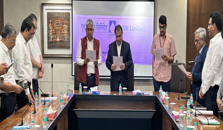 Sushil Sharma, CMD, SJVN leads Swachhta Pledge for employees' commitment towards cleanliness