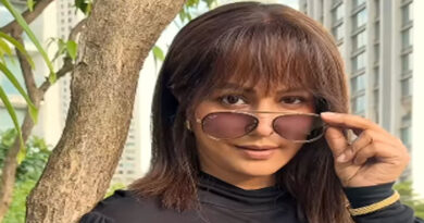 Hina Khan nearing last cycle of chemotherapy, posts pic of 'last standing eyelash'