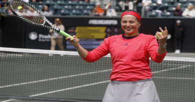 Jelena Ostapenko beats Swiatek to reach Qatar Open final