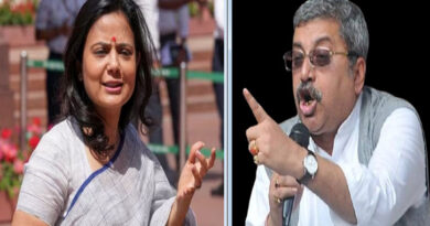 Trinamool MP Kalyan Banerjee apologized to the country for supporting his colleague Mahua Moitra