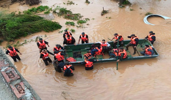 Landslide on Shri Mata Vaishno Devi Yatra route: 30 devotees died, 17 NDRF teams engaged in relief work