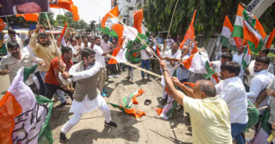 Violent clash between BJP-Congress workers in Patna, uproar over comment on PM Modi's mother