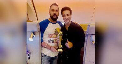 Abhishek Sharma celebrates with mentor Yuvraj Singh after Asia Cup win, shares picture