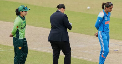 Indian women's team continues no-handshake policy in group tie against Pakistan