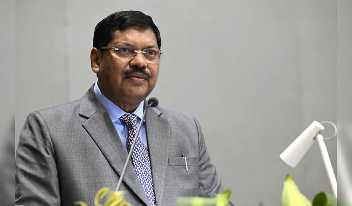 A man threw a shoe at Chief Justice BR Gavai in the Supreme Court.