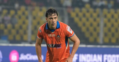 What color shorts are you wearing? The referee sent the FC Goa captain out of the match for wearing the wrong color shorts.