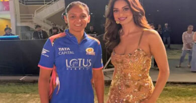 Harnaaz Sandhu met with women's cricket team captain Harmanpreet Kaur and shared her pride in Punjab and India