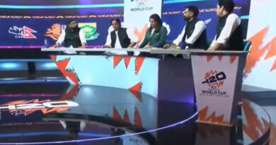 two former Pakistan players, Saqlain Mushtaq and Mohammad Hafeez, clashed in the studio, leading to a physical altercation.