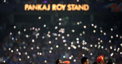 T20 World Cup: Sunil Gavaskar, Ravi Shastri criticise mid-match laser show in Kolkata