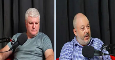 Former Australian star Stuart MacGill is furious over the controversy surrounding David Warner's wife.