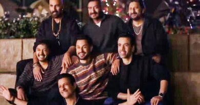 Akshay Kumar Joins 'Golmaal 5'; Spotted in a New Bald Look in BTS Clip