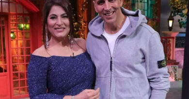 Akshay Kumar takes a dig at Archana Puran Singh for earning lakhs simply by 'laughing loudly'.