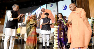 Speaking at the Dr. Bindeshwar Pathak Memorial Lecture, Swami Avdheshanand Giri Ji remarked: “His life was a movement for human dignity and social change.”