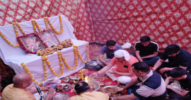 A magnificent confluence of devotion marks Hanuman Jayanti in Sant Nagar, featuring the organization of prayers, devotional singing, and community feasts.