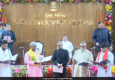 पश्चिम बंगाल में सुवेंदु अधिकारी कैबिनेट का विस्तार, 35 बीजेपी विधायकों ने मंत्री पद की शपथ ली Suvendu Adhikari Cabinet Expanded in West Bengal; 35 BJP MLAs Sworn in as Ministers