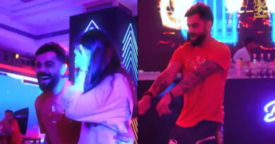 Anushka Sharma Amazed by Virat Kohli's Dance Moves After Winning IPL Trophy; Video Goes Viral