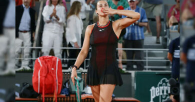 Aryna Sabalenka Overpowers Naomi Osaka To Reach French Open Quarter-Finals