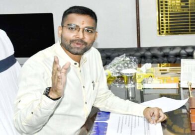 Supreme Court takes a tough stance on Panchayati Raj Minister Deepak Prakash; asks a stern question of the Bihar government.