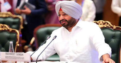 Union Minister of State for Railways Ravneet Singh Bittu resigns