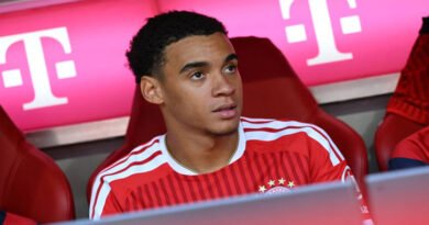 Jamal Musiala suddenly collapsed on the pitch during the match; Bayern Munich shares reassuring news.