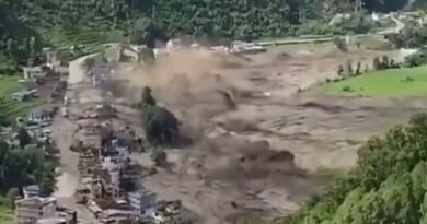 Death toll from floods in Nepal reaches 626; rain hampers search operations; over 2,400 people still missing.