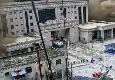 Nothing but a pile of rubble: A Chinese rescue team reached the Gyirong immigration center—where Sadhguru's team was stranded—after four days.