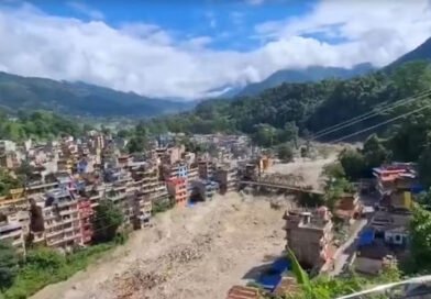 नेपाल में अचानक आई बाढ़ में 105 भारतीय लापता; 16 की मौत; बिहार, यूपी बॉर्डर पर अलर्ट 105 Indians missing and 16 dead in flash floods in Nepal; alert issued for Bihar-UP border.
