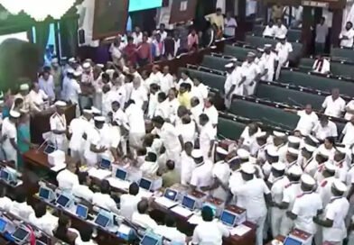तमिलनाडु विधानसभा में हंगामा, DMK विधायकों को सदन से बाहर निकाला गया Uproar in Tamil Nadu Assembly; DMK MLAs evicted from the House.