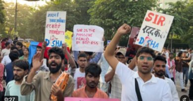 Protest against Gyanesh Kumar: AAP protesters break barricades, block buses in Delhi