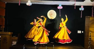 Melodies resonated, feet tapped, and the tradition of folk art came alive at the Art Complex
